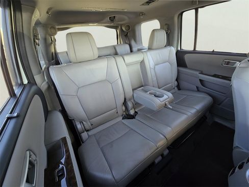 Used 2015 Honda Pilot Touring image 38