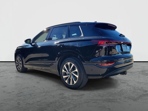 New 2025 Audi Q6 e-tron Premium image 3