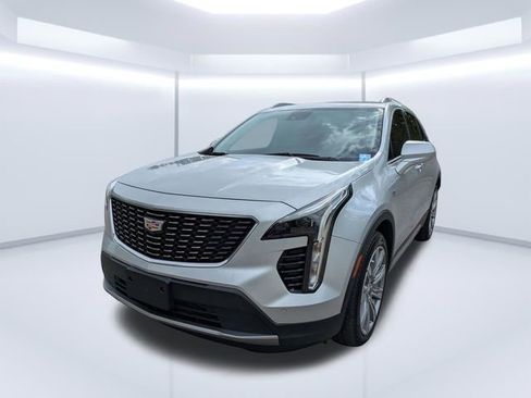 Used 2019 Cadillac XT4 Premium Luxury w/ Driver Awareness Package image 8