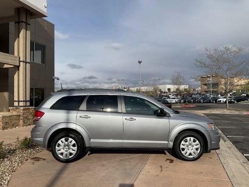 Used 2019 Dodge Journey SE FWD image 10