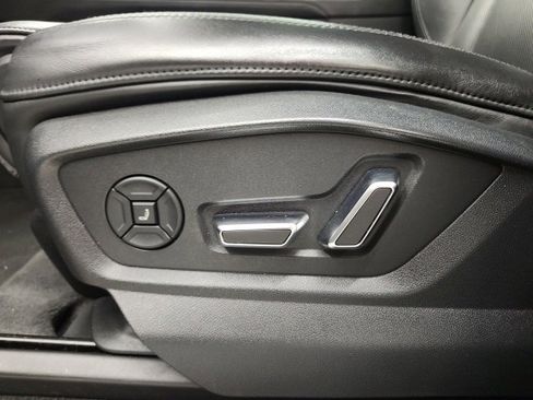 Used 2019 Audi Q8 Prestige image 55