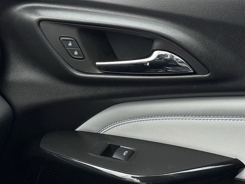 Used 2025 Chevrolet Trax LT w/ LT Convenience Package FWD image 20