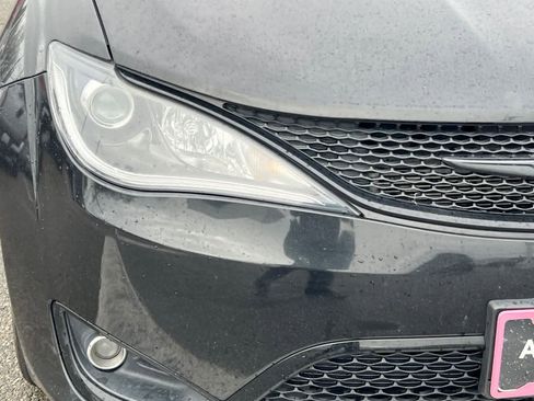 Used 2019 Chrysler Pacifica Touring Plus w/ S Appearance Package image 8