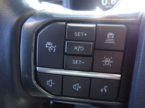 Used 2022 Ford Expedition Limited image 20