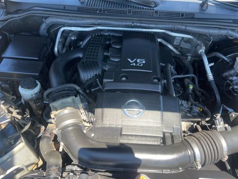 Used 2014 Nissan Frontier SV w/ SV Value Truck Package AWD/4WD image 36