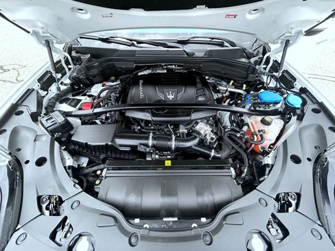 Used 2023 Maserati Grecale GT AWD/4WD image 24