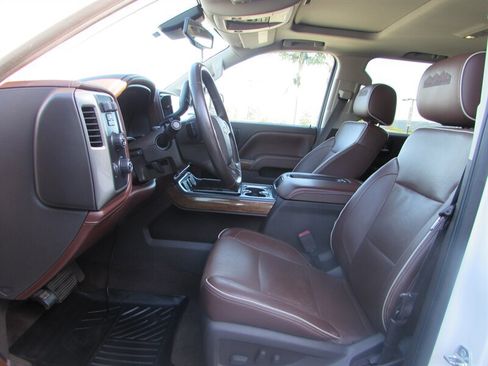 Used 2014 Chevrolet Silverado 1500 High Country w/ High Country Premium Package AWD/4WD image 9