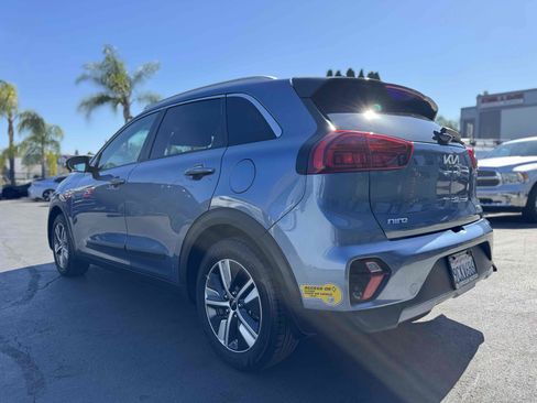 Used 2022 Kia Niro EX FWD image 7