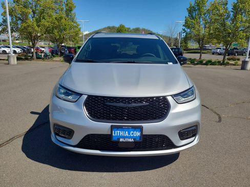 New 2026 Chrysler Pacifica Select FWD image 14