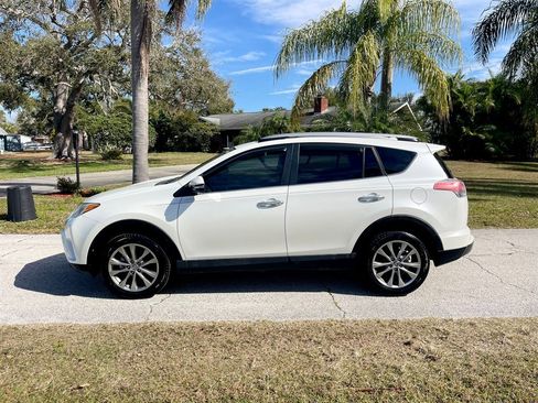Used 2017 Toyota RAV4 Limited image 8