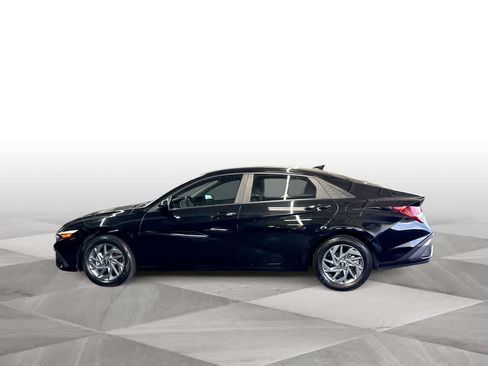 Used 2024 Hyundai Elantra SEL FWD image 5