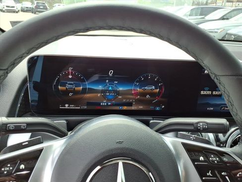 Used 2026 Mercedes-Benz GLB 250 4MATIC image 17