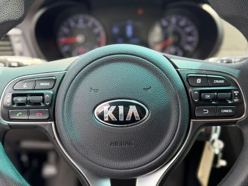 Used 2017 Kia Optima LX FWD image 23