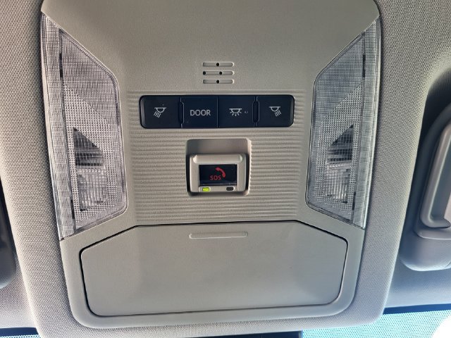Used 2025 Toyota RAV4 XLE FWD image 20