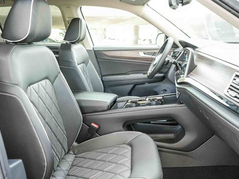 New 2026 Volkswagen Atlas SEL Premium R-Line image 18