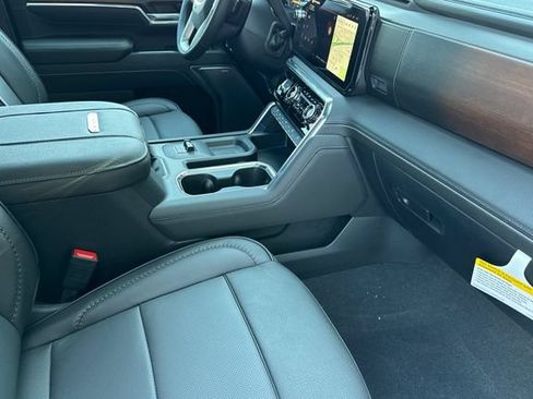 New 2026 GMC Sierra 2500 Denali w/ Denali Reserve Package AWD/4WD image 17