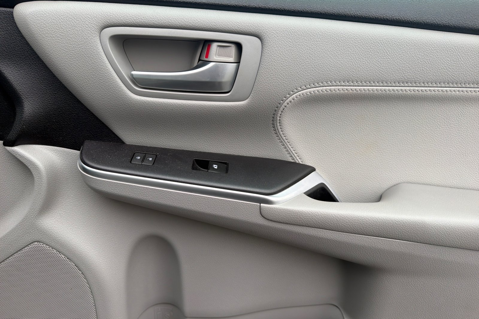 Used 2015 Toyota Camry XLE FWD image 21