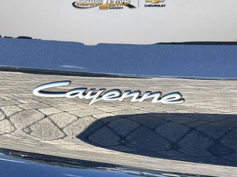 Used 2025 Porsche Cayenne E-Hybrid Coupe image 11