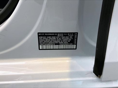 Used 2021 Volkswagen GTI SE image 32