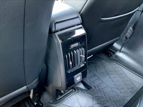 Used 2025 Jeep Compass Latitude image 24