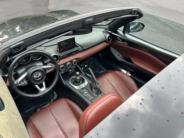 Used 2017 MAZDA MX-5 Miata RF Grand Touring RWD image 28