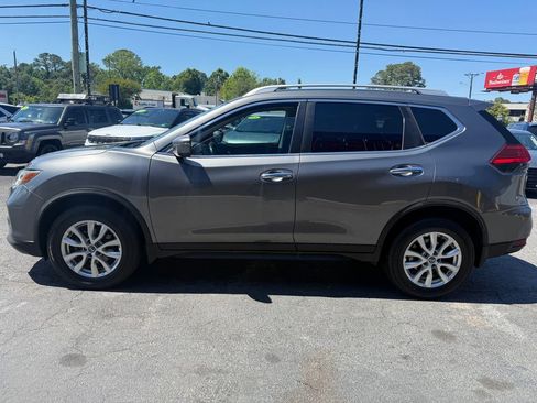 Used 2017 Nissan Rogue SV AWD/4WD image 8