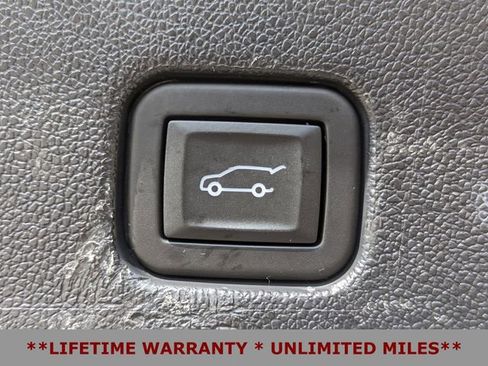 Used 2024 GMC Acadia Elevation w/ LPO, Roadside Safety Package image 15