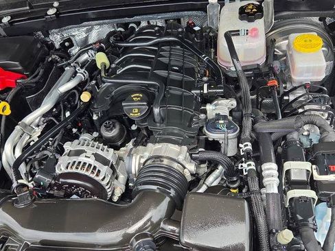 Used 2025 Jeep Wrangler Unlimited Sahara AWD/4WD image 21
