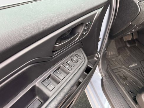 Used 2025 Honda Odyssey Sport-L image 17