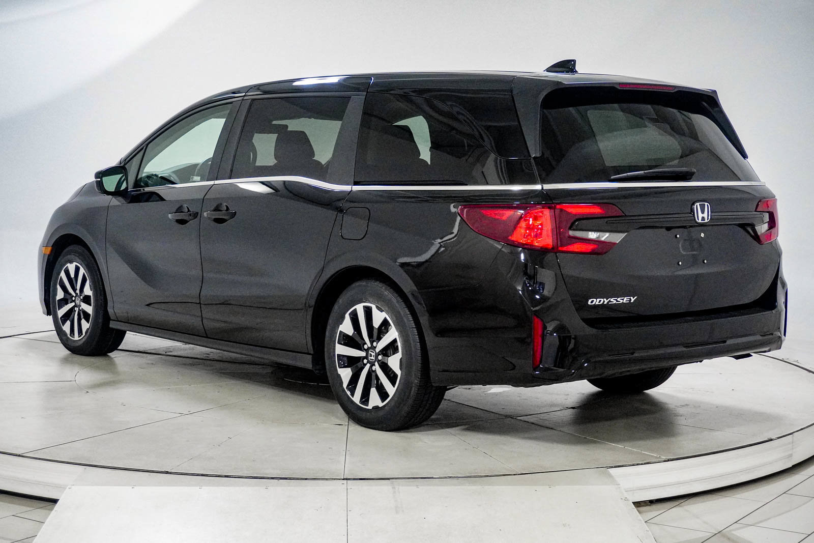 Used 2025 Honda Odyssey EX-L image 6