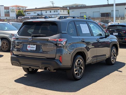 Certified 2025 Subaru Forester Premium AWD/4WD image 4