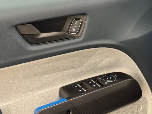 New 2025 Ford Maverick XLT image 13