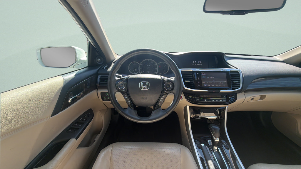 Used 2017 Honda Accord Touring image 12
