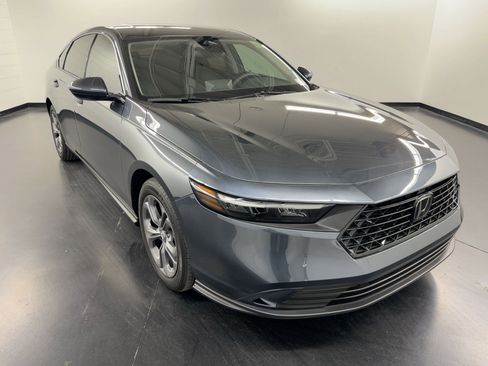 Used 2023 Honda Accord EX image 7