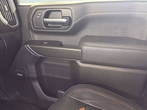 Used 2023 GMC Sierra 2500 AT4 w/ AT4 Premium Plus Package image 24