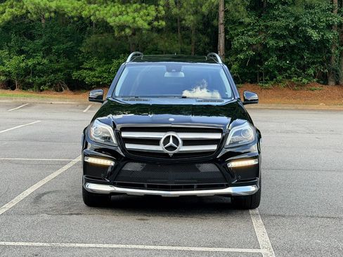 Used 2016 Mercedes-Benz GL 550 4MATIC image 3
