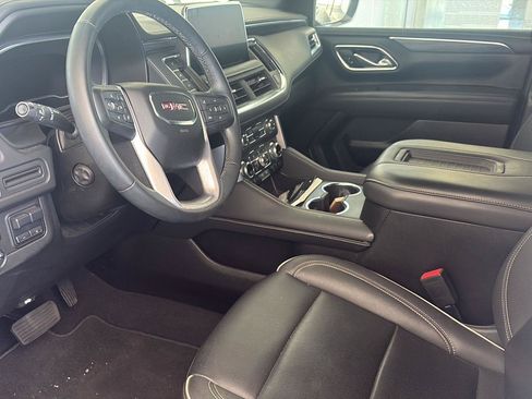 Used 2023 GMC Yukon XL SLT w/ SLT Premium Package RWD image 10