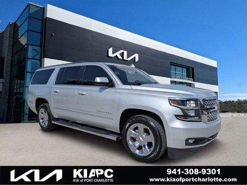 Used 2018 Chevrolet Suburban LT w/ LT Signature Package AWD/4WD image 1
