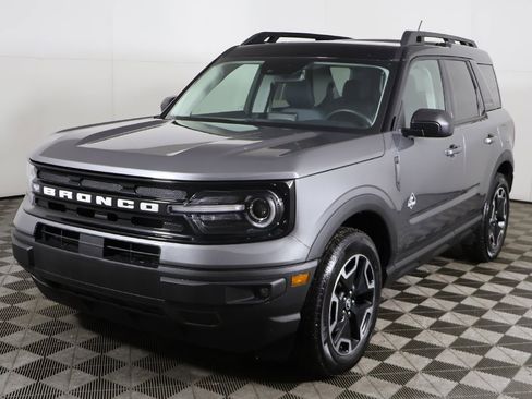 Used 2024 Ford Bronco Sport Outer Banks w/ Tech Package image 10