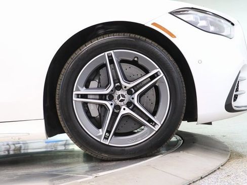 Used 2024 Mercedes-Benz S 580e 4MATIC Sedan image 15