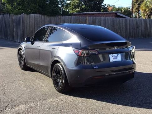 Used 2024 Tesla Model Y Long Range image 7