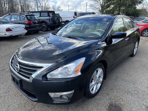 Used 2015 Nissan Altima 2.5 SV FWD image 2