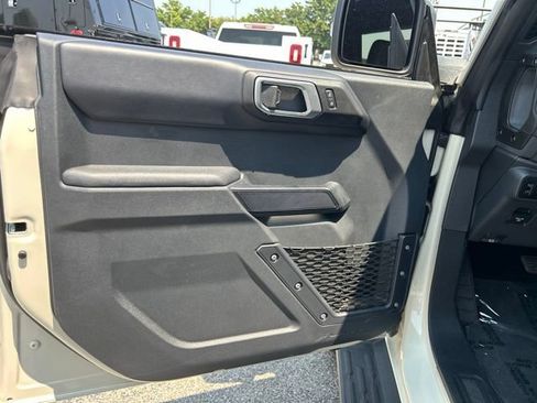 Used 2025 Ford Bronco Outer Banks AWD/4WD image 11
