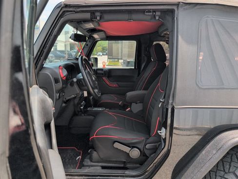 Used 2013 Jeep Wrangler Sport AWD/4WD image 10