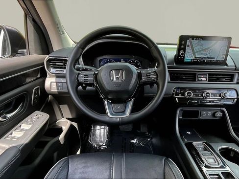 Used 2024 Honda Pilot Elite image 9