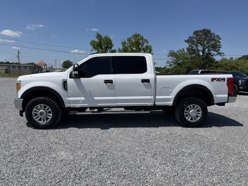 Used 2017 Ford F250 XLT w/ XLT Value Package AWD/4WD image 3