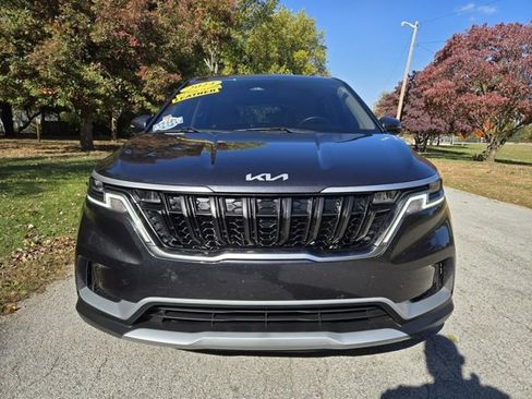 Used 2024 Kia Carnival LX image 11