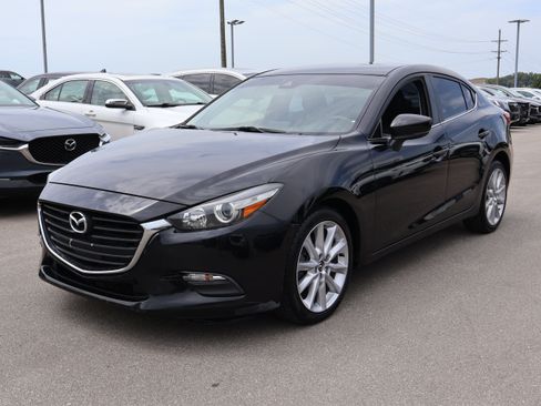 Used 2017 MAZDA MAZDA3 Touring FWD image 3