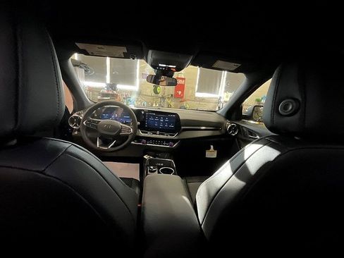 New 2026 Chevrolet Equinox LT w/ Convenience Package II image 3