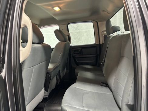Used 2018 RAM 1500 Express AWD/4WD image 37